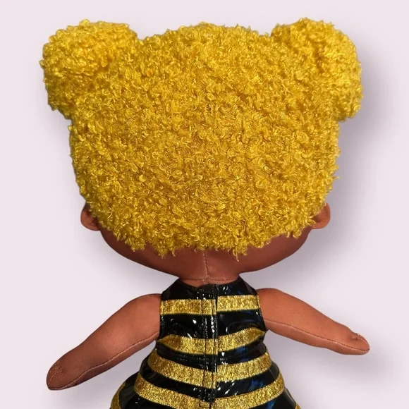 L.O.L. Surprise! Queen Bee Huggable Plush Doll Stuffed Animal 2020 - Picture 9 of 11